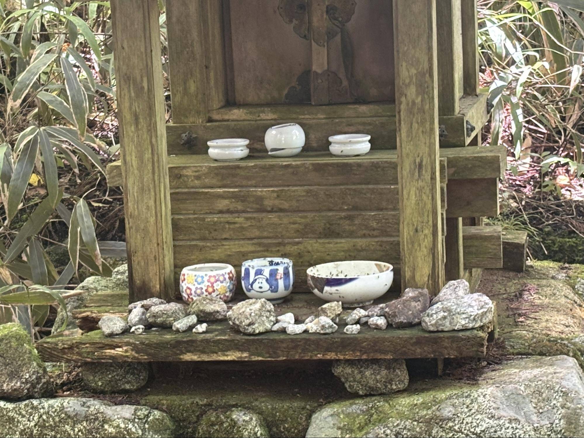 伏見ルート念仏坂の上にある祠